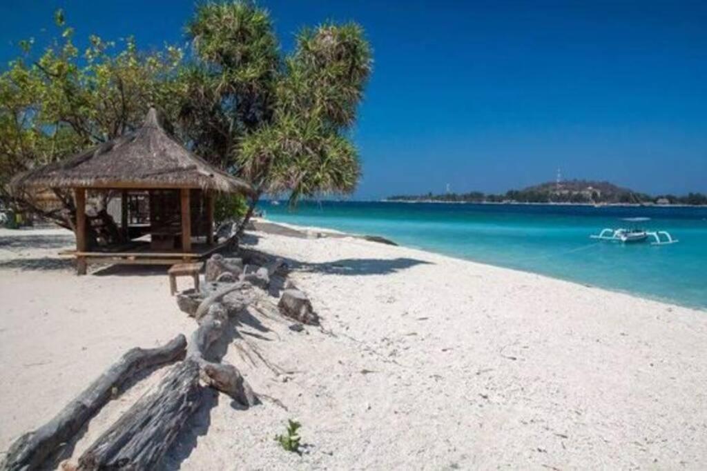 Villa Sentosa, Cheerful 3-Bedroom Villa With Pool Gili Trawangan Exterior photo