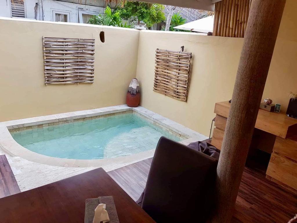 Villa Sentosa, Cheerful 3-Bedroom Villa With Pool Gili Trawangan Exterior photo